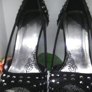 Society 86 Studded Black Pumps Size 8,   5.5 Heel